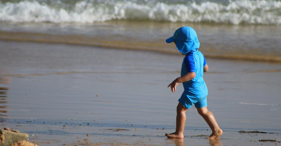 Kind, Strand, Sonne, Meer